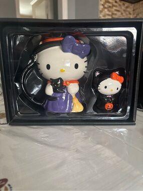 Hello Kitty Halloween Mug and figurine Set